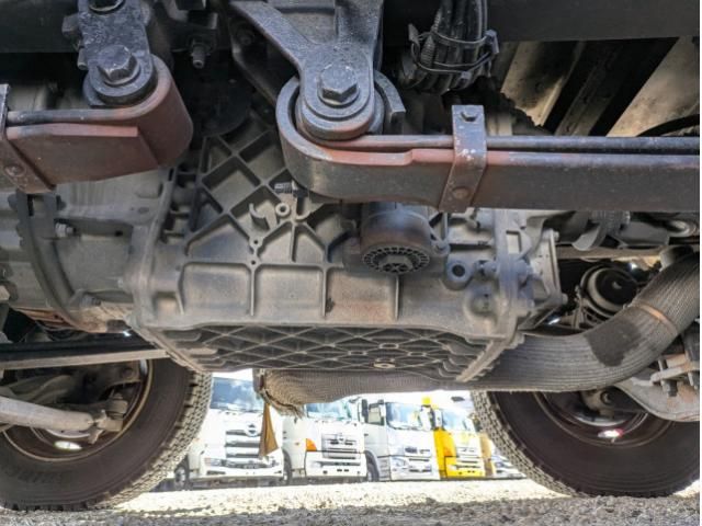 NISSAN DIESEL Quon 2020