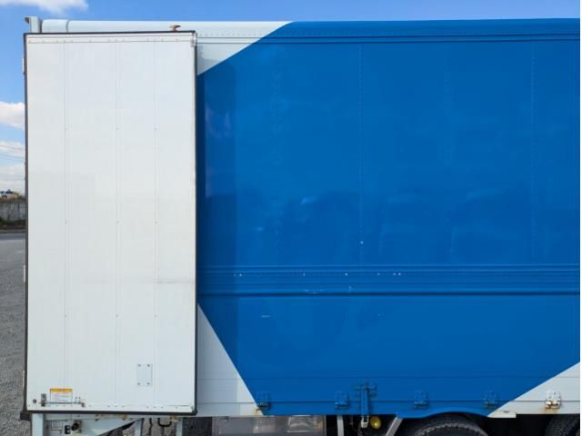 NISSAN DIESEL Quon 2020