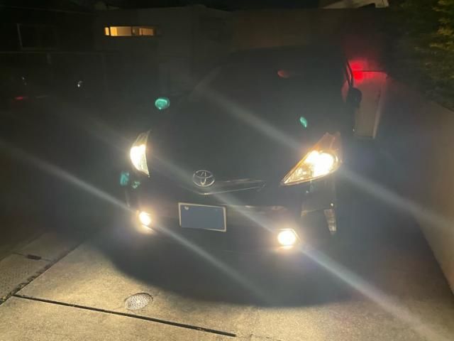 TOYOTA PRIUS Alpha 2014