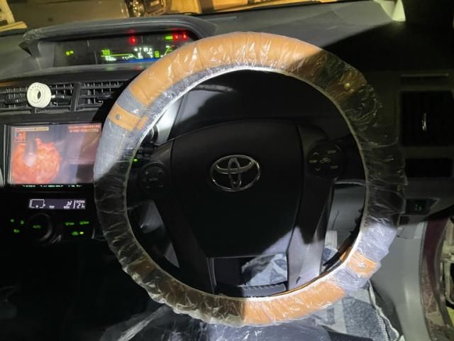 TOYOTA PRIUS Alpha 2014