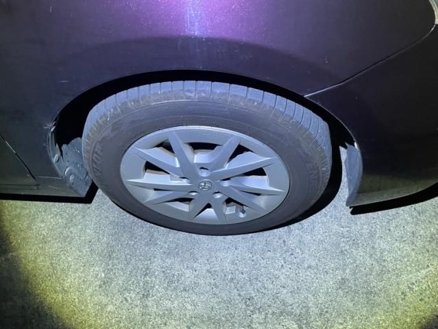 TOYOTA PRIUS Alpha 2014