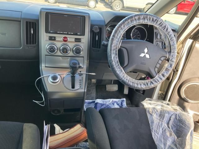 MITSUBISHI DELICA D:5 4WD 2013