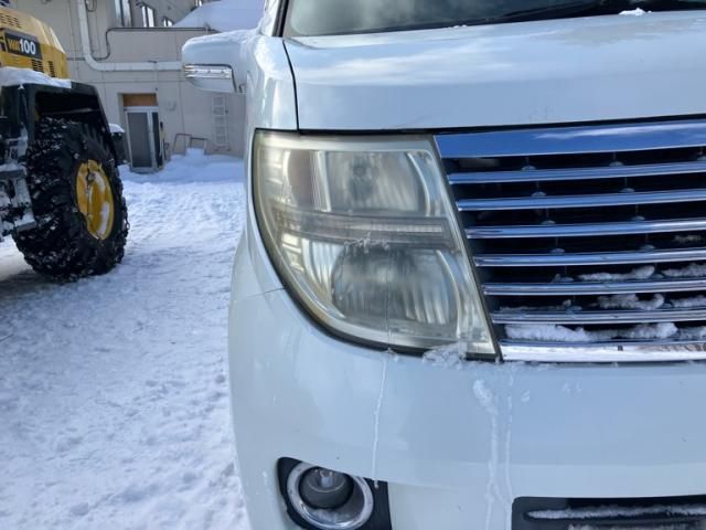 NISSAN ELGRAND  4WD 2005
