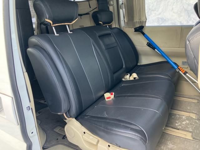 NISSAN ELGRAND  4WD 2005