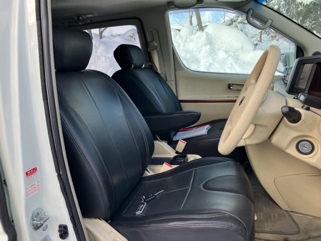 NISSAN ELGRAND  4WD 2005