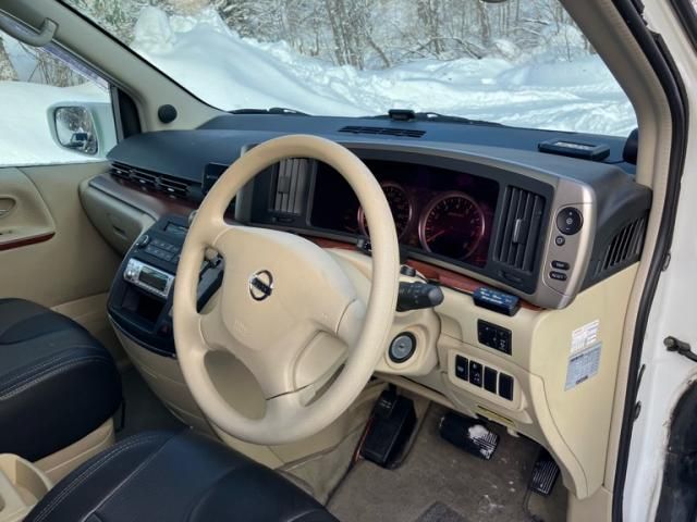 NISSAN ELGRAND  4WD 2005