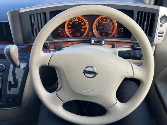 NISSAN ELGRAND  4WD 2005