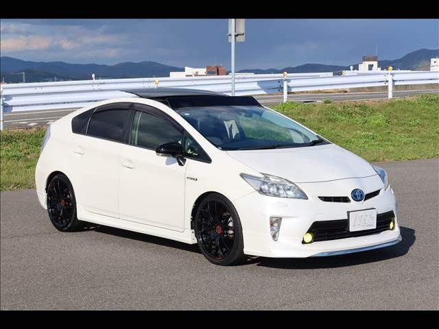 TOYOTA PRIUS 2012
