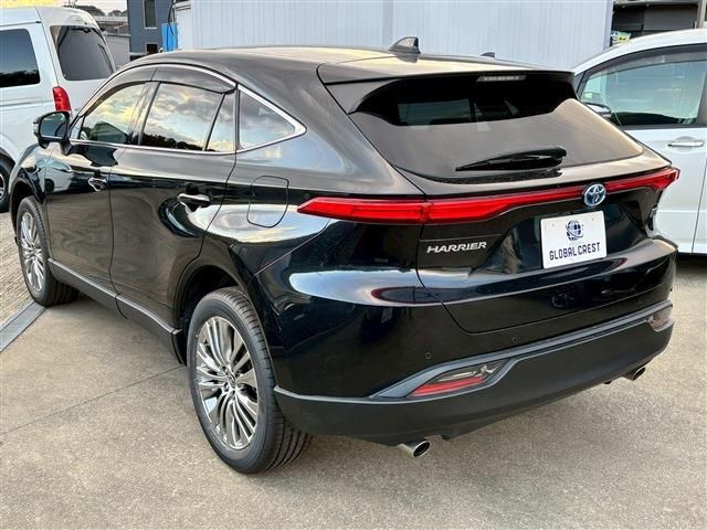 TOYOTA HARRIER HYBRID 2022
