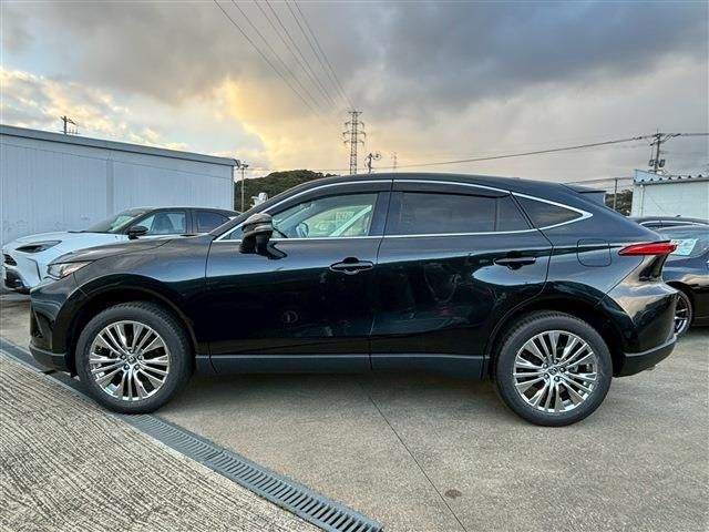 TOYOTA HARRIER HYBRID 2022