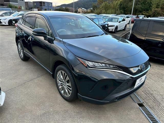 TOYOTA HARRIER HYBRID 2022