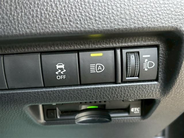 TOYOTA HARRIER HYBRID 2022