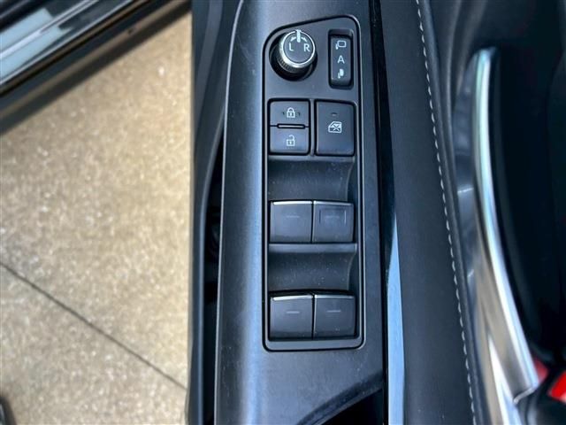 TOYOTA HARRIER HYBRID 2022