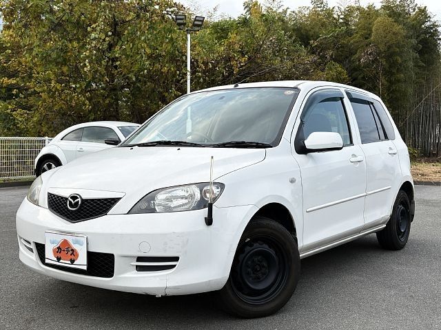 MAZDA DEMIO 2004