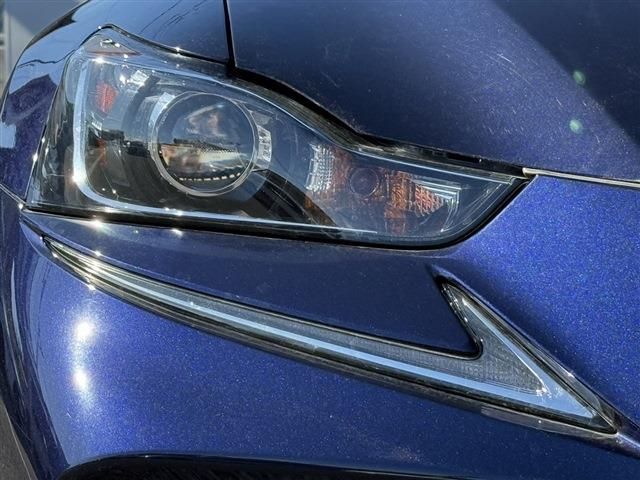 TOYOTA LEXUS IS300 2017