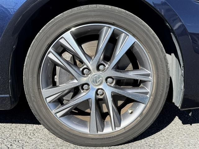 TOYOTA LEXUS IS300 2017