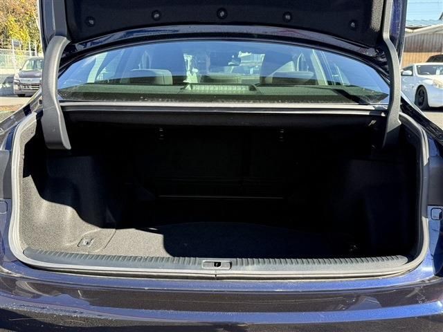 TOYOTA LEXUS IS300 2017