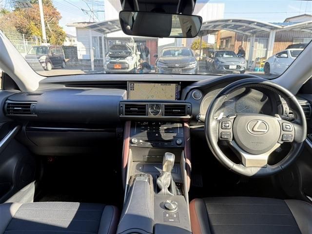 TOYOTA LEXUS IS300 2017