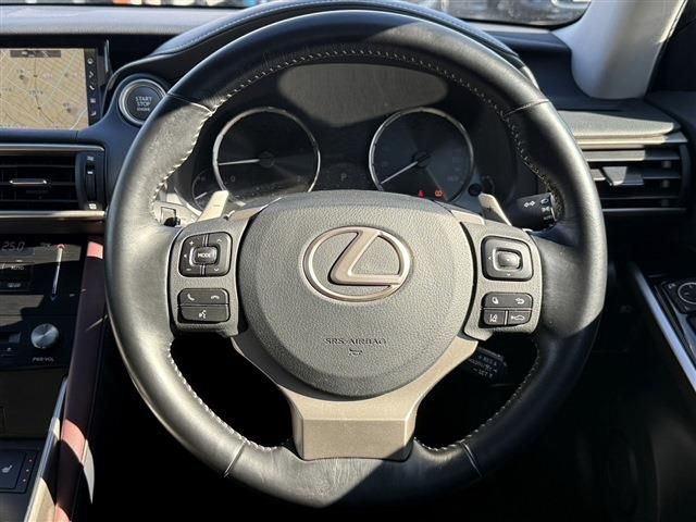TOYOTA LEXUS IS300 2017