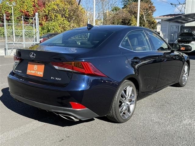 TOYOTA LEXUS IS300 2017