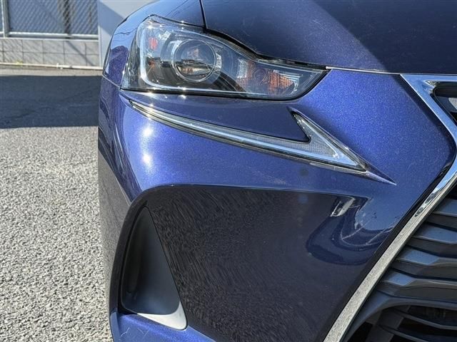 TOYOTA LEXUS IS300 2017