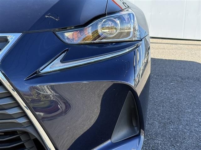 TOYOTA LEXUS IS300 2017