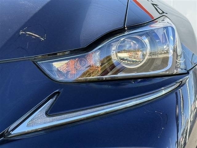 TOYOTA LEXUS IS300 2017