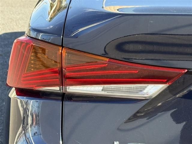 TOYOTA LEXUS IS300 2017