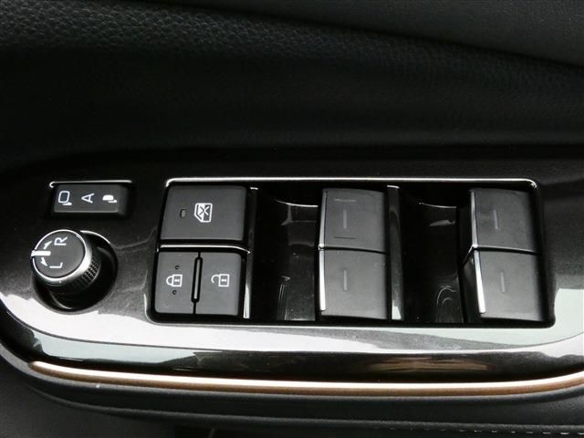 TOYOTA CROWN SPORT 2024