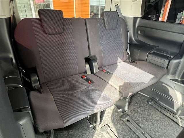 TOYOTA NOAH 2015
