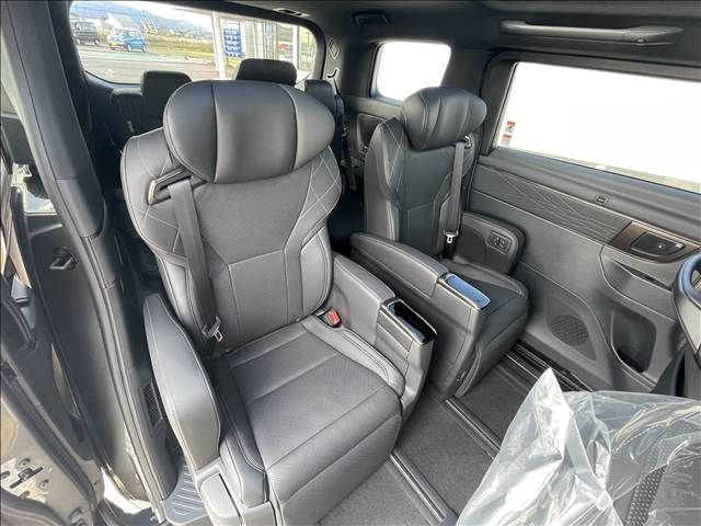 TOYOTA VELLFIRE 2025