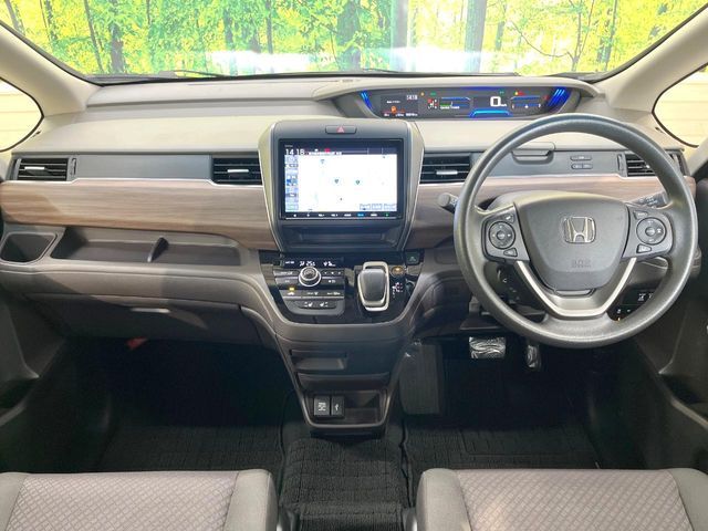 HONDA FREED HYBRID 2023