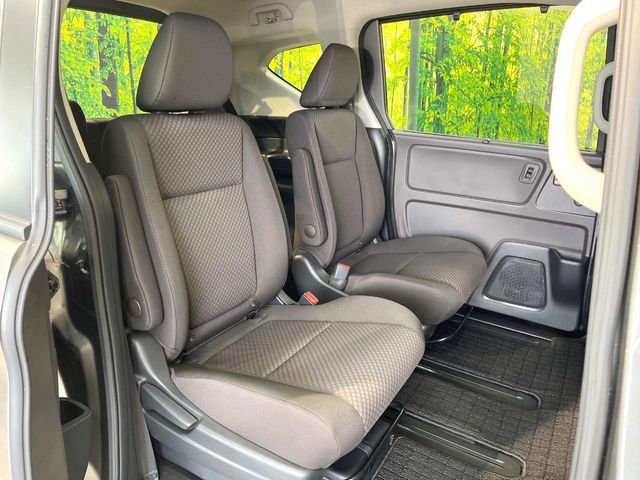 HONDA FREED HYBRID 2023