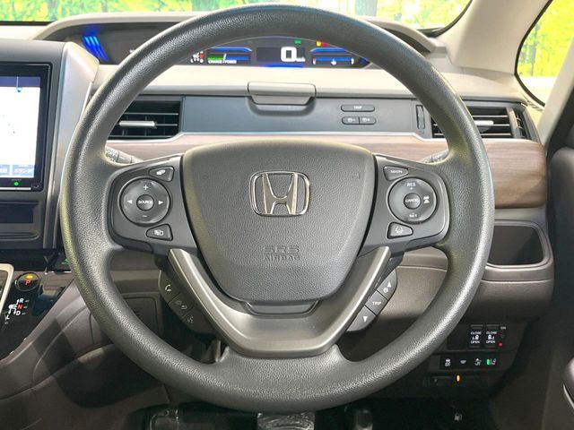HONDA FREED HYBRID 2023