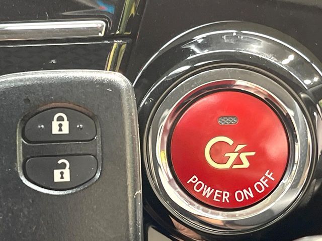 TOYOTA PRIUS Alpha 2015