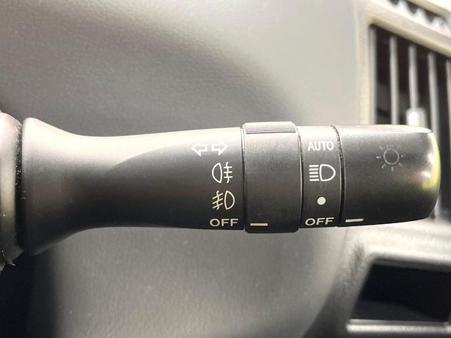 TOYOTA PRIUS Alpha 2015