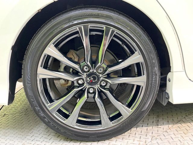 TOYOTA PRIUS Alpha 2015