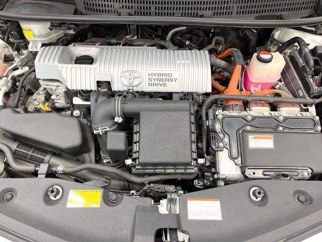 TOYOTA PRIUS Alpha 2015