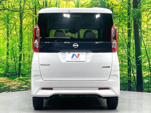 NISSAN ROOX 2023