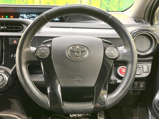 TOYOTA AQUA 2017