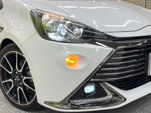 TOYOTA AQUA 2017