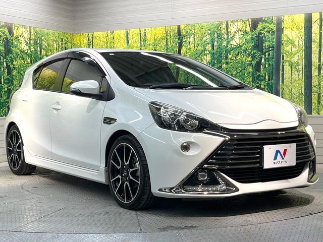 TOYOTA AQUA 2017