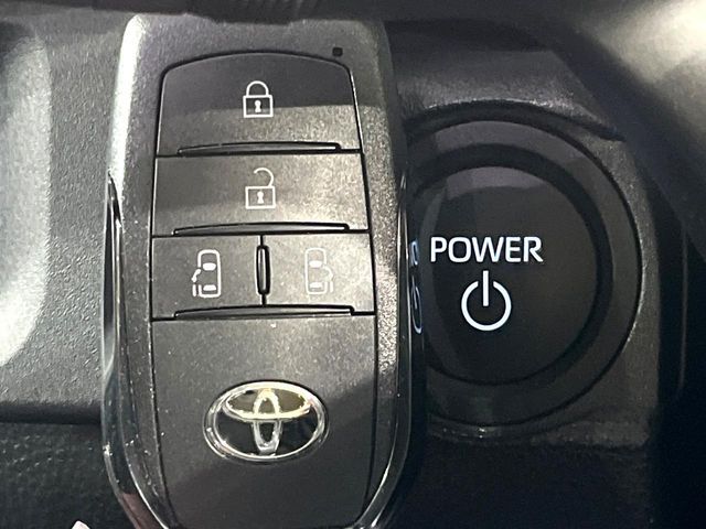 TOYOTA SIENTA HYBRID 2024