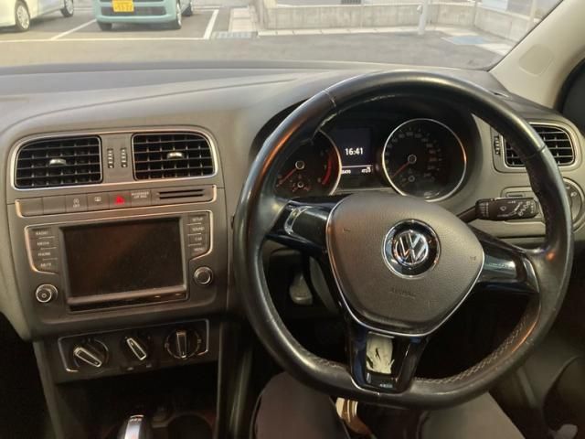 VOLKSWAGEN VOLKSWAGEN POLO 2015