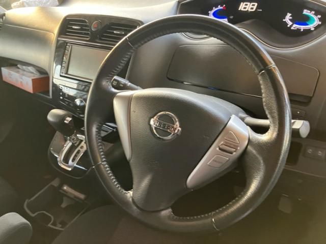 NISSAN SERENA  WG 2011