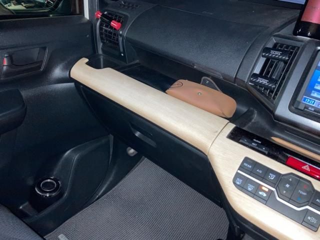 HONDA STEPWAGON SPADA 2009