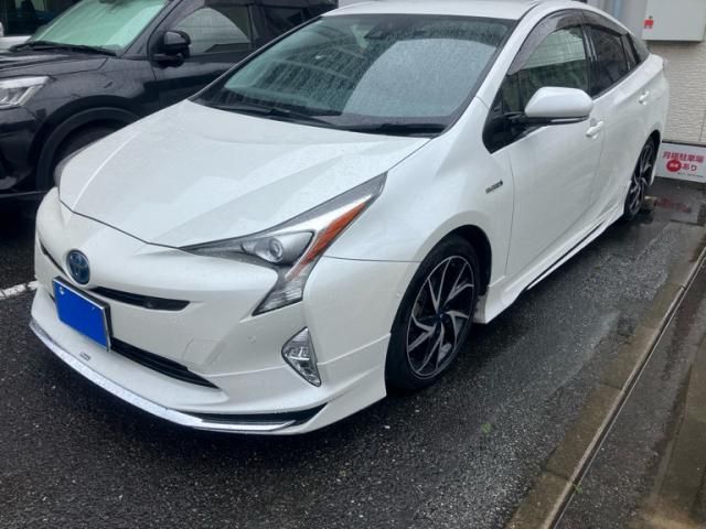 TOYOTA PRIUS 2017
