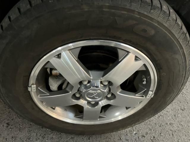 MITSUBISHI PAJERO MINI 4WD 2011