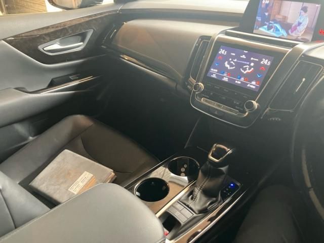 TOYOTA CROWN sedan hybrid 4WD 2018