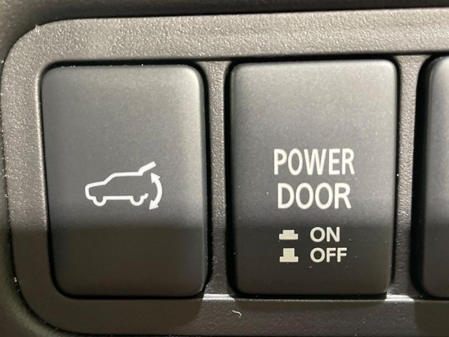 MITSUBISHI DELICA D:5 4WD 2024